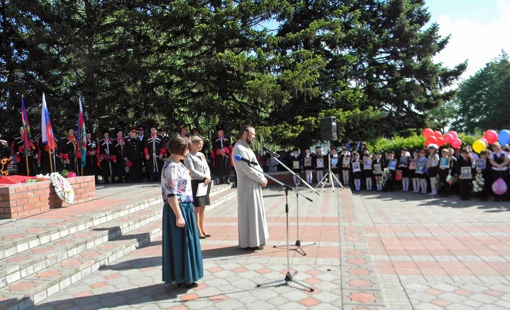 Погода в станице на 14 дней. Станица Дядьковская Краснодарский край. Станица Дядьковская - Родина Захарченко. Памятники ст Дядьковской Кореновского района. Население станицы Дядьковской Кореновского района.