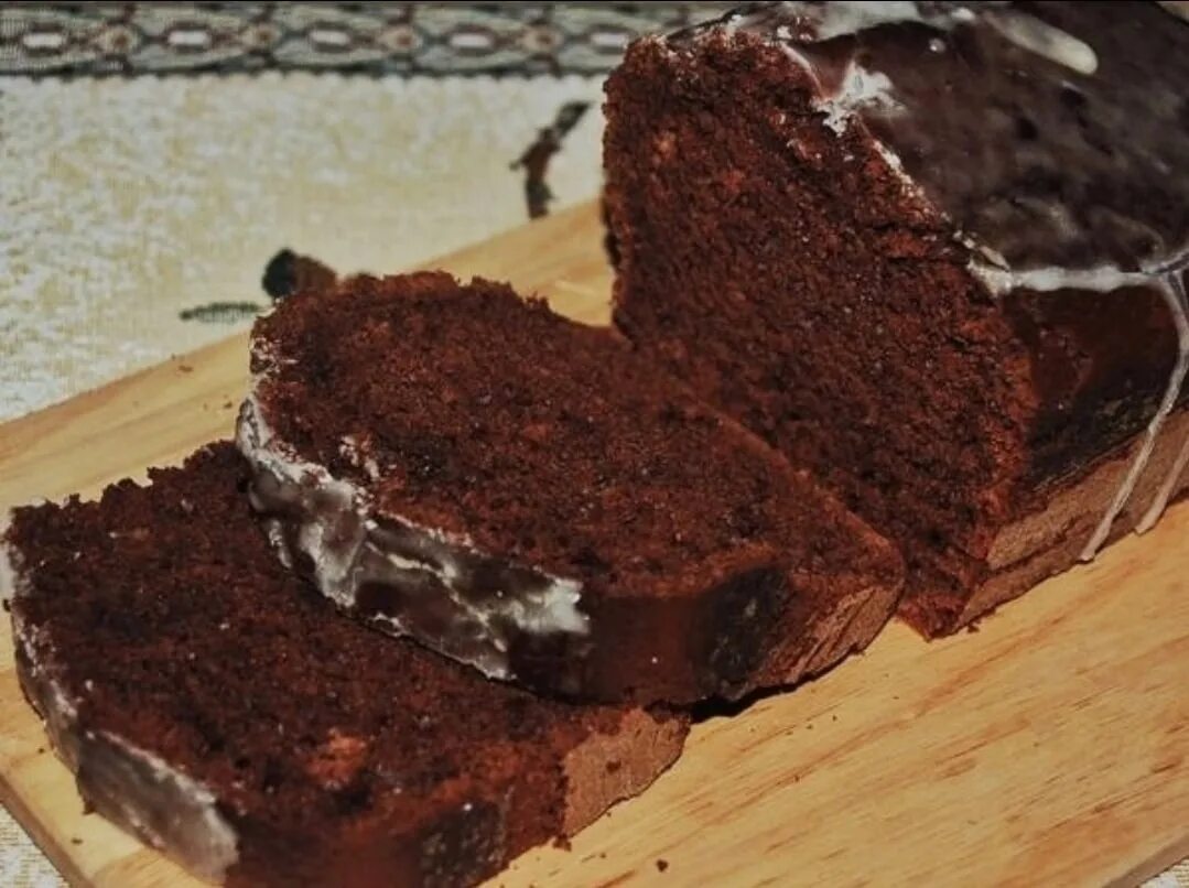 Кекс с какао по госту. Шоколадный кекс без сливочного масла. Шоколадный пирог с орехами. Ингредиенты для шоколадного кекса. Рецепт шоколадного кекса в духовке.