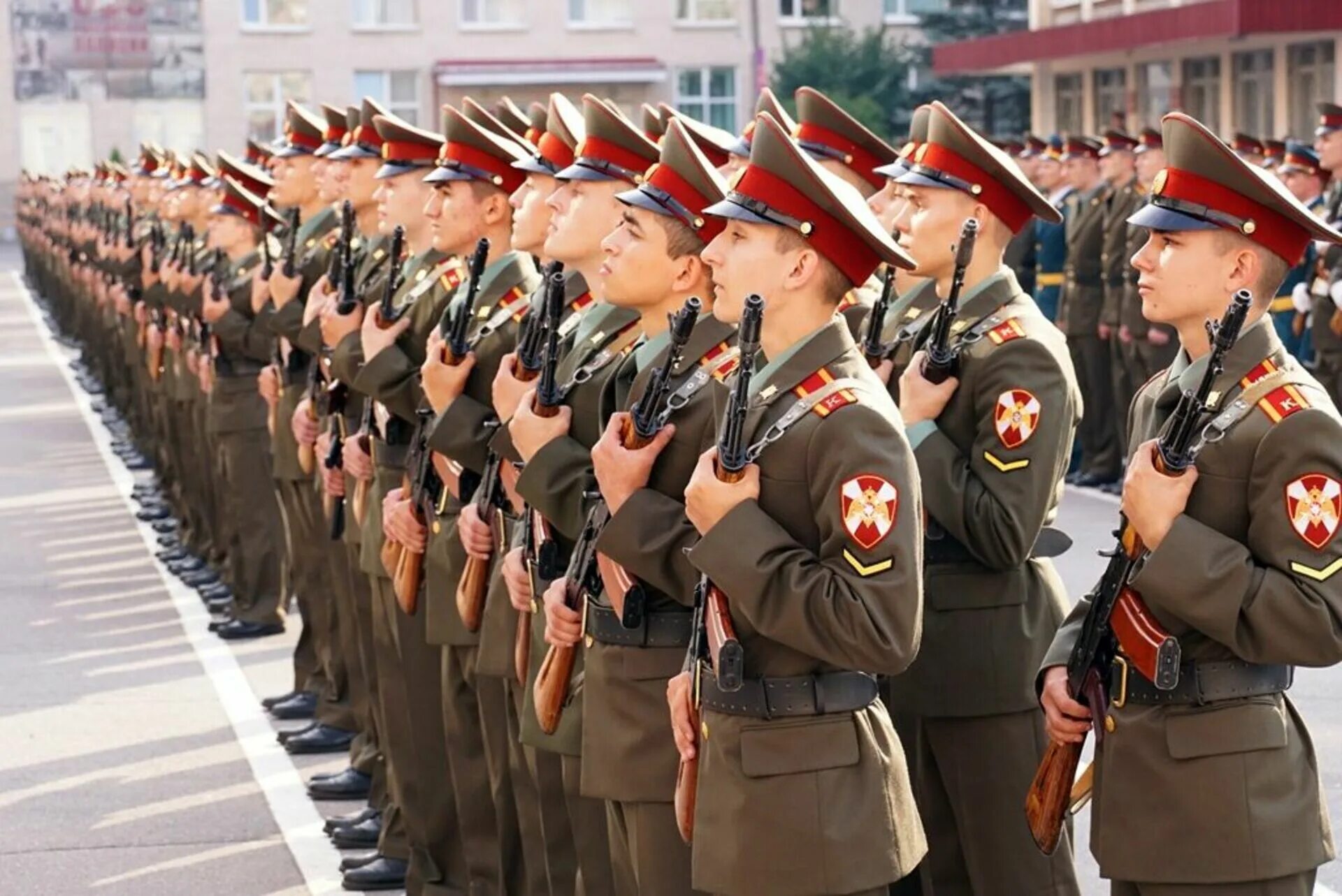 Санкт-Петербургский военный институт войск национальной гвардии. Санкт-Петербургский военный ордена Жукова. СПВИ войск национальной гвардии. Курсанты Санкт Петербургского военного института ВНГ. Институты национальной гвардии рф