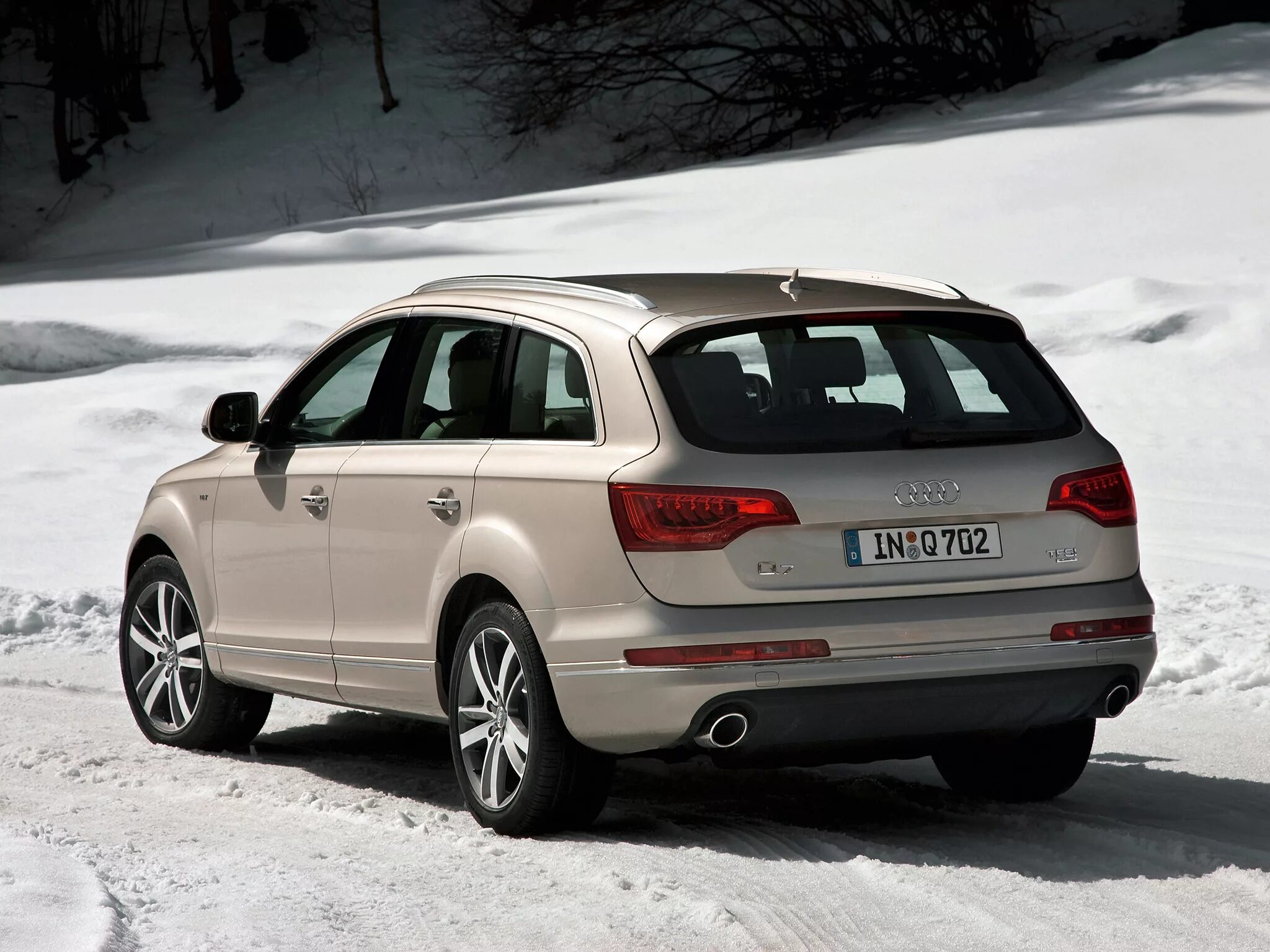 Audi q7. Audi q7 v12 tdi. Audi q7 007. Ауди джип q7. Audi q7 2009.