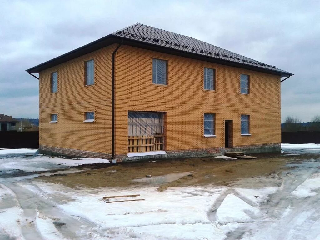 Деревня бутурлино. Деревня бутурлино московская область. дом 370 кв м. пригороды серпухова.