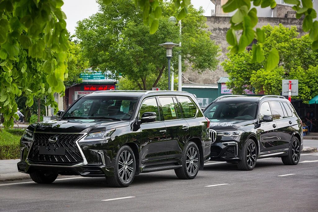 X7 v. Lexus LX 570 vs Mersedes GLS. BMW x7 vs Lexus LX. LX 570 vs BMW x7. Lexus LX 570.