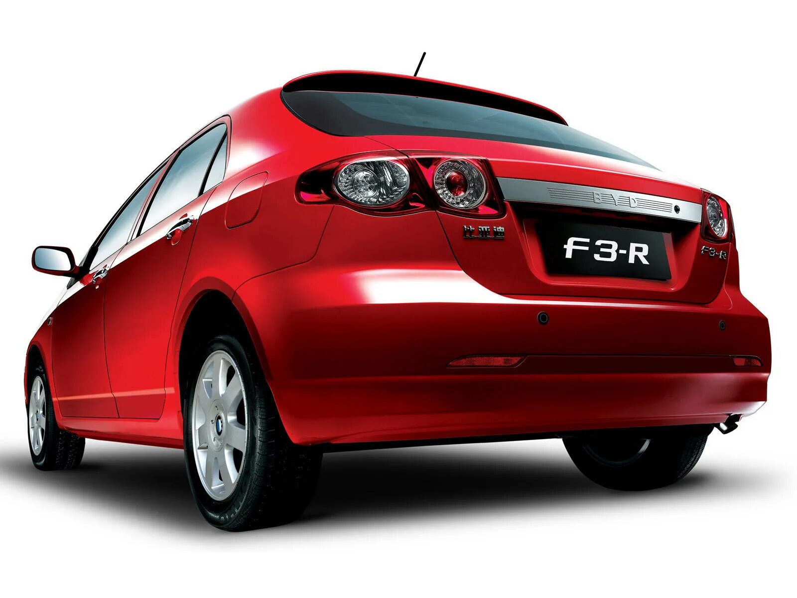 Byd f3 салон. Byd f3 r хэтчбек. Бад ф3 салон. В. F 3 установить.