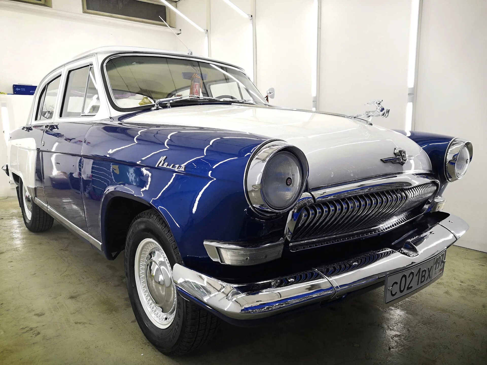 Газ 24 под мускул кар. Волга газ 24 мустанг. Восстановление газ 21 волга. Волга 5110. Газ-21 волга.