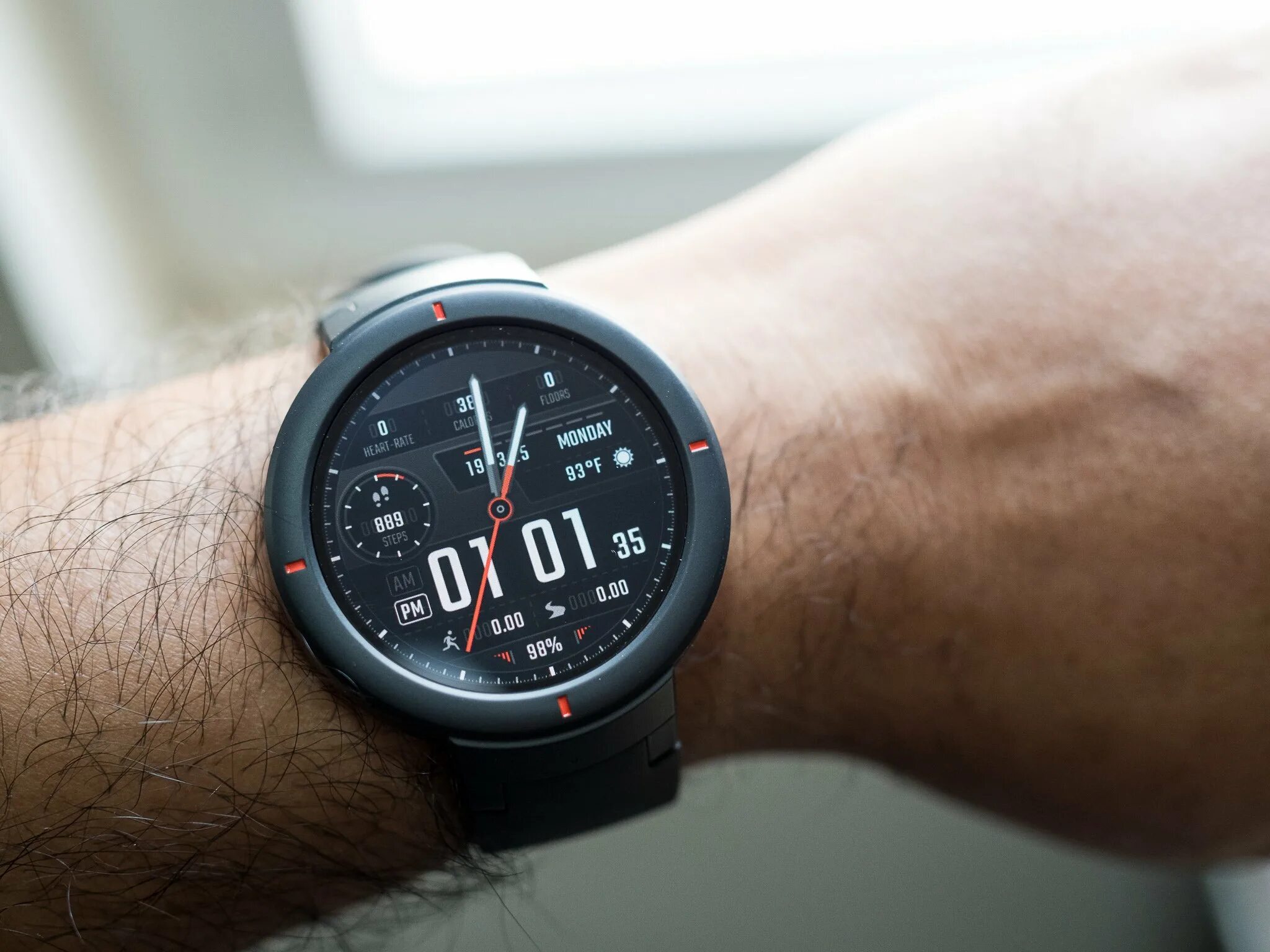 Часы amazfit watch. Amazfit Verge Lite SMARTWATCH. Xiaomi Huami Amazfit Stratos. Xiaomi Amazfit Verge. Huami Amazfit Stratos Black.