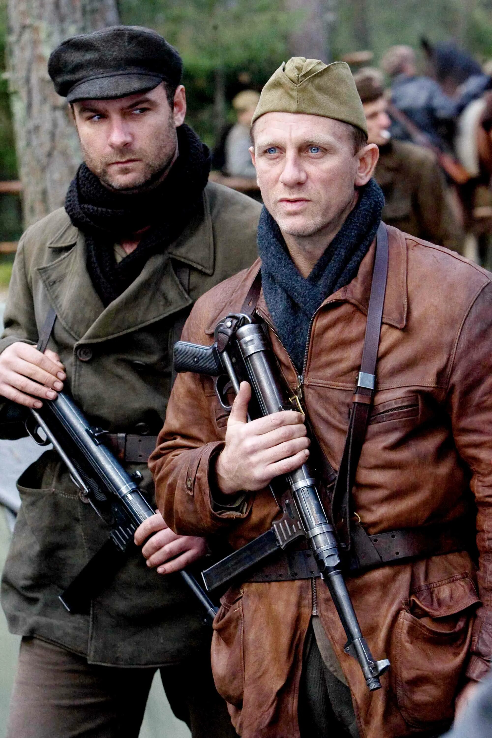 Просмотр бесплатных кинофильмов. Defiance 2009 Daniel Craig. Defiance 2008. Вызов» / Defiance (2008).