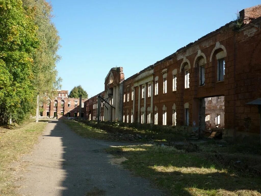 Храм благовещения в павловской слободе истринский. Суконная фабрика павловская слобода. Церковь павловская слобода истринский район. Павловская слобода храмовый комплекс. Фабрика ягужинского павловская слобода.