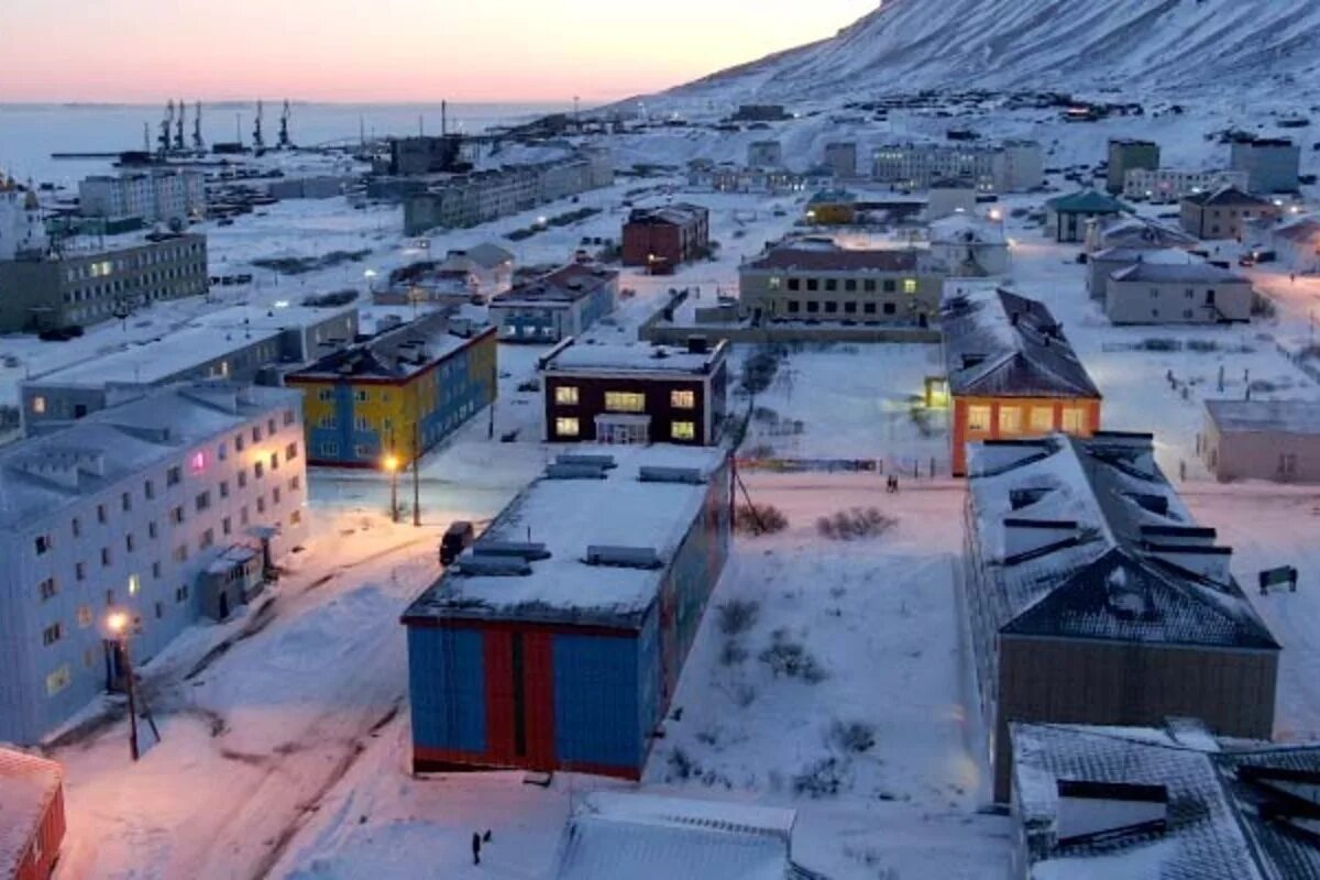 Сугробы на чукотке. Чукотка поселок энмелен. Билибино чукотка полиция. Эгвекинот 2022. Нешкан чукотка.