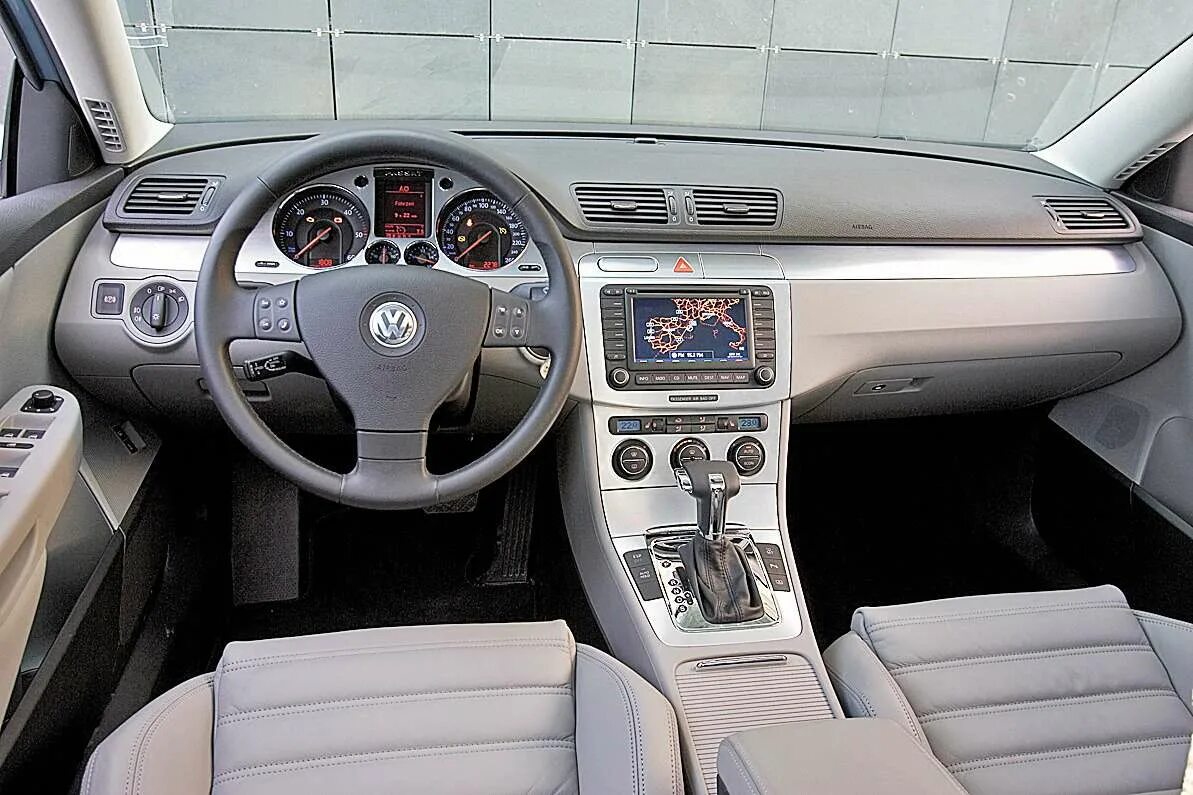 Фольксваген Пассат b6 салон. Volkswagen Passat b6 2008 торпеда. VW Passat b6 салон. Volkswagen Passat b6 Interior.