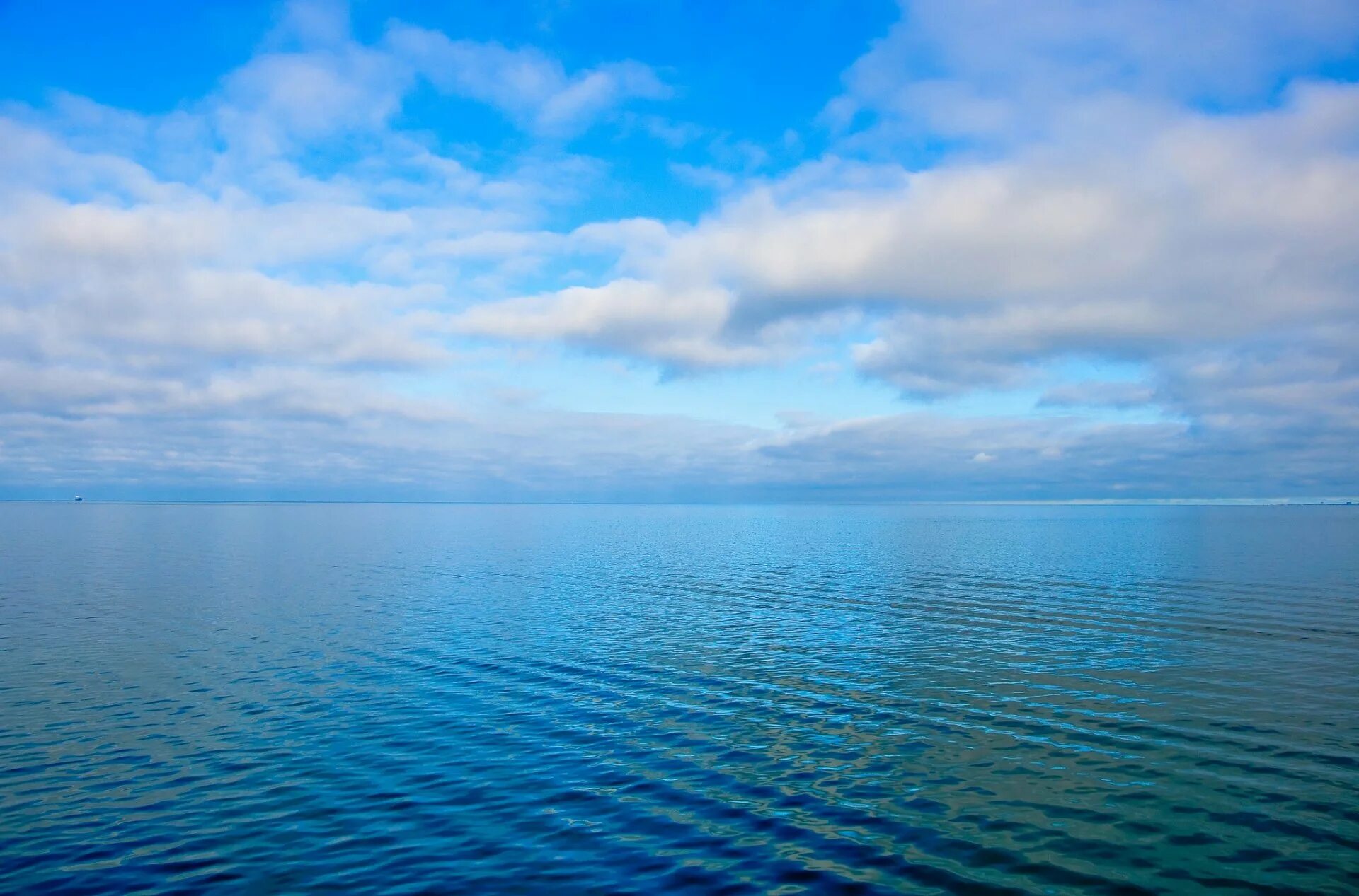 Штиль в тихом океане. Море Горизонт. Море и небо. Морская гладь. Морской штиль