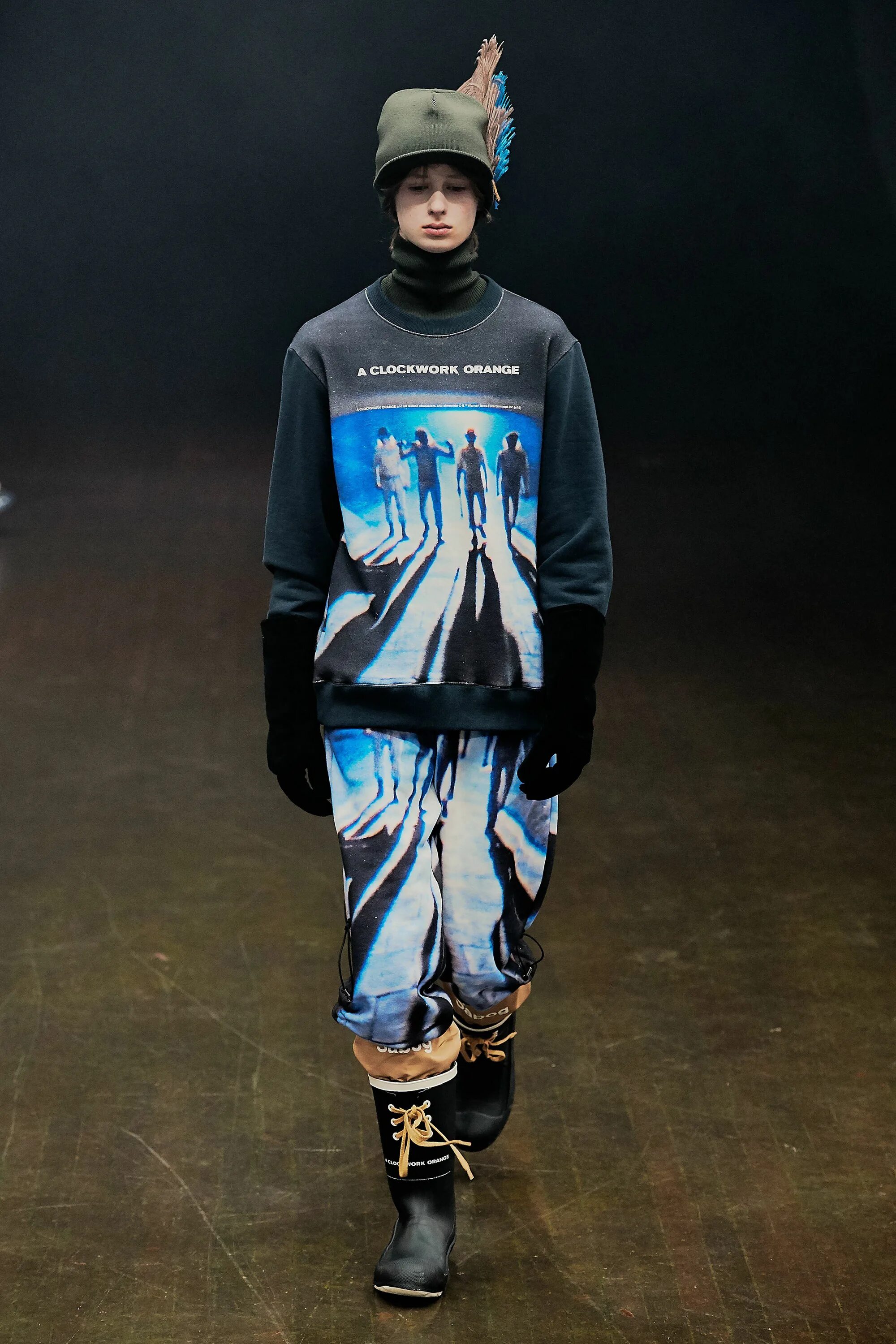 Андерковер одежда футболка. Толстовка пончо мужская. Undercover одежда логотип. Undercover одежда. Humans кофта.