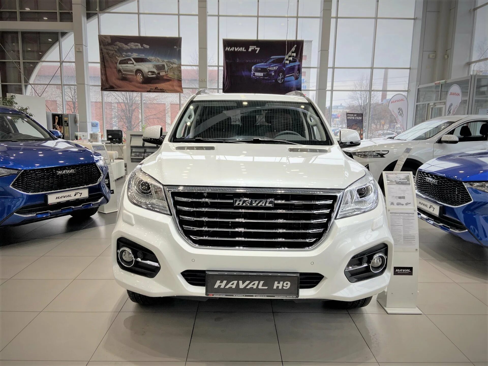 Китайские автомобили марки Хавал. Автосалон Haval Барнаул. Барнаул Моторс Хавал. Машина китайские марки Haval 2013 г.