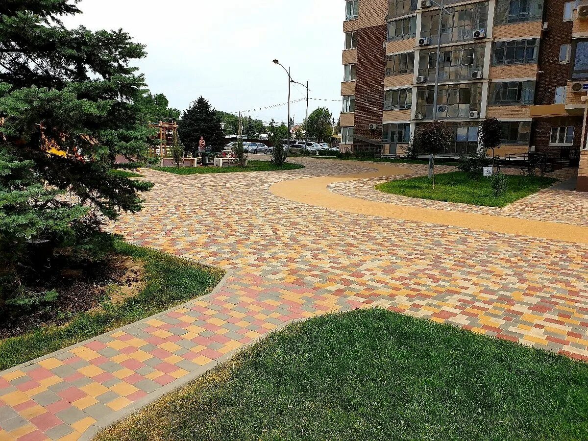 Гранд авеню волгоград. Grand avenue vlg. Фонтан гранд авеню волгоград. Застройщик гранд авеню волгоград. Гранд авеню волгоград.