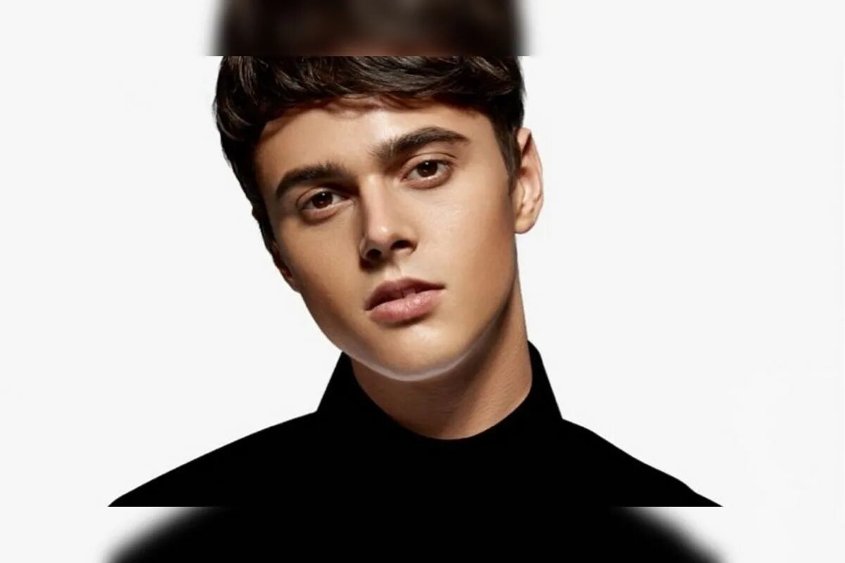 Певца девятого. Певца девятого. Певца девятого. Элтон джон. Певцы кавказа азамат биштов.