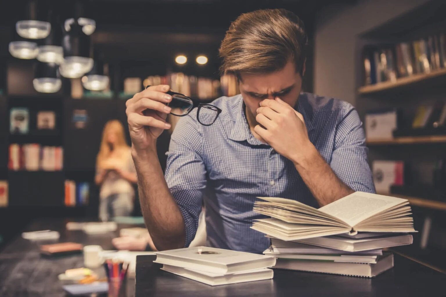 Be hard working. Нецелеустремленный человек. уставший журналист. картинки с hardworking. старание на работе.