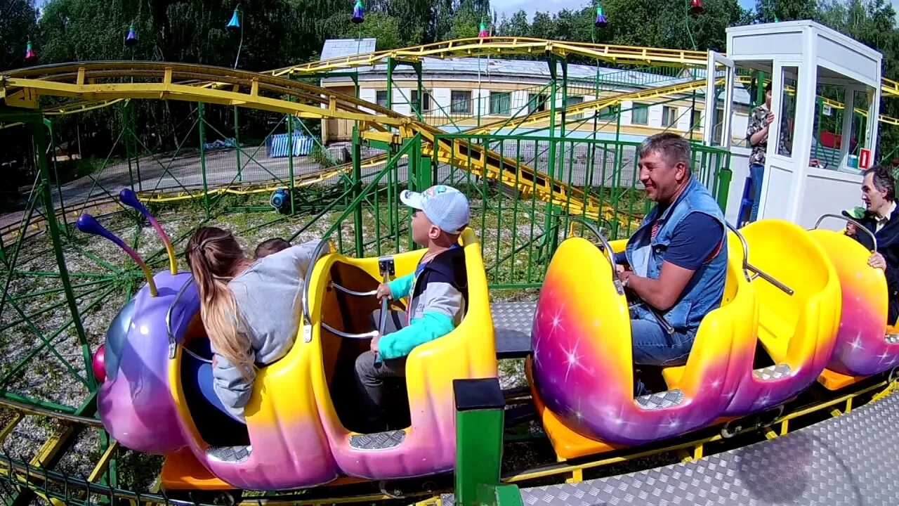 Парк Маяковского Екатеринбург аттракционы. Аттракционы в парке Маяковского Екатеринбург. ЦПКИО Екатеринбург аттракционы. Парк Маяковского аттракцион гусеница. Парк екатеринбург аттракционы цены