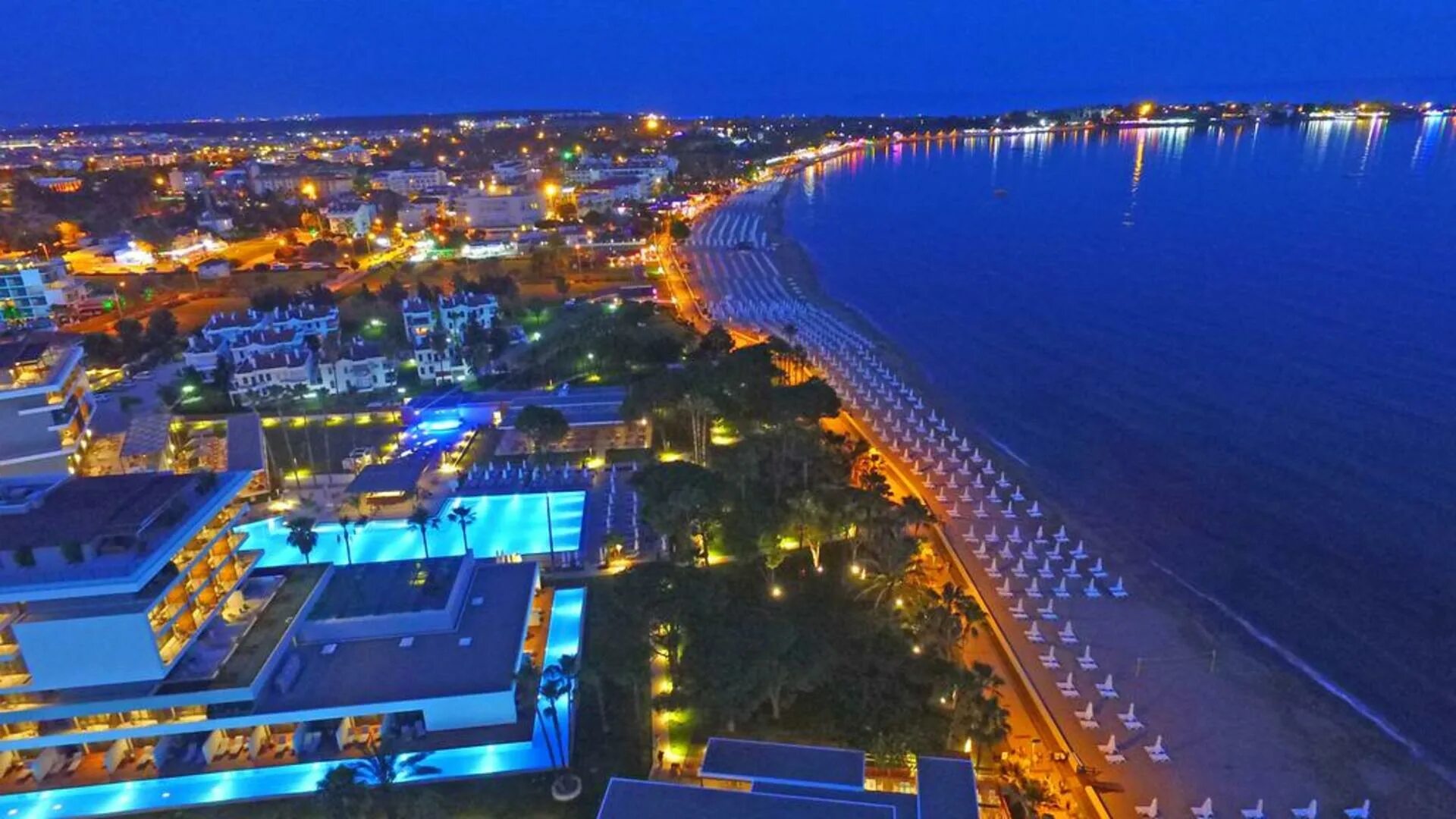 Сиде манавгат пляжи. Nero blue rose. Турция анталия сиде. Decide игра. Игра similo.