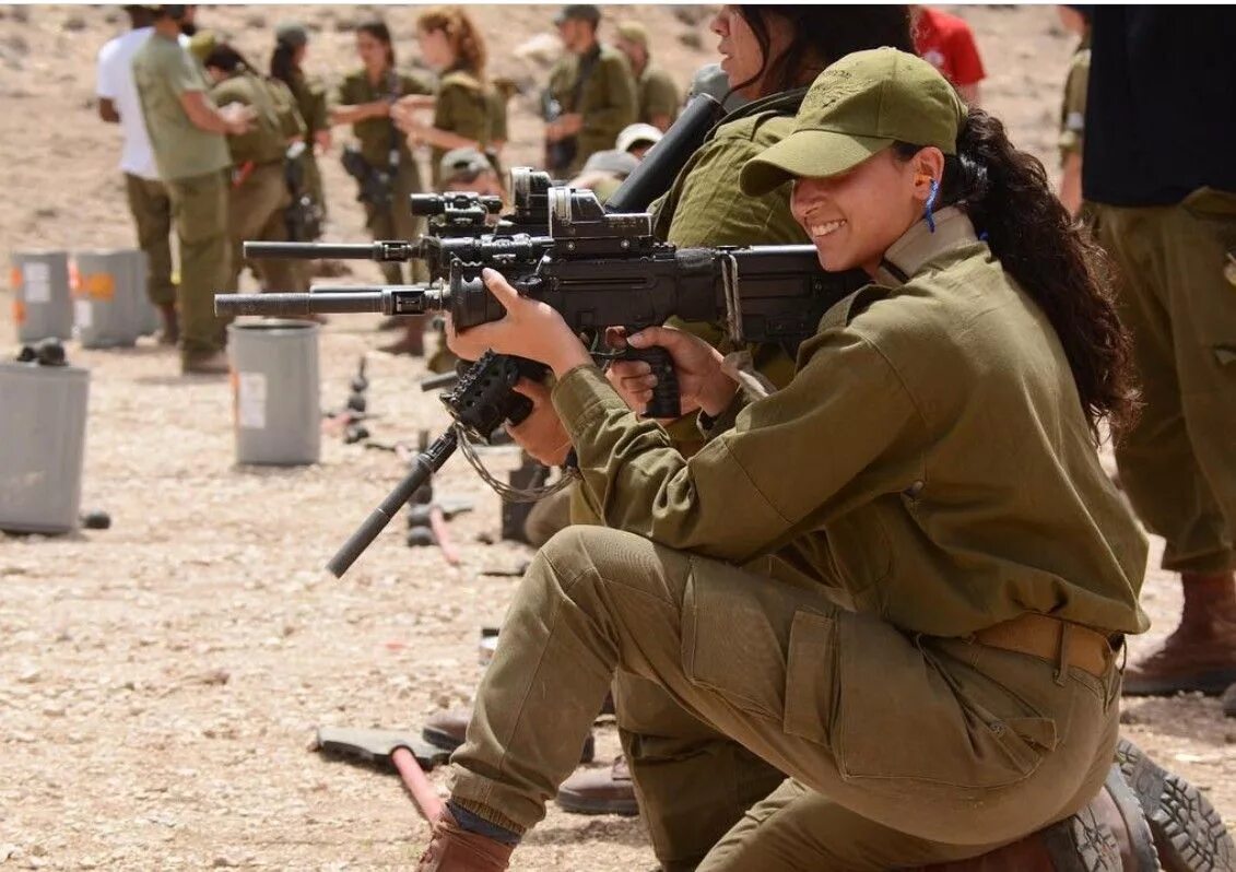 Woman defense. Стойка IDF. Womens Defence. Махаель Штиглиц полковник обороны Израиля.