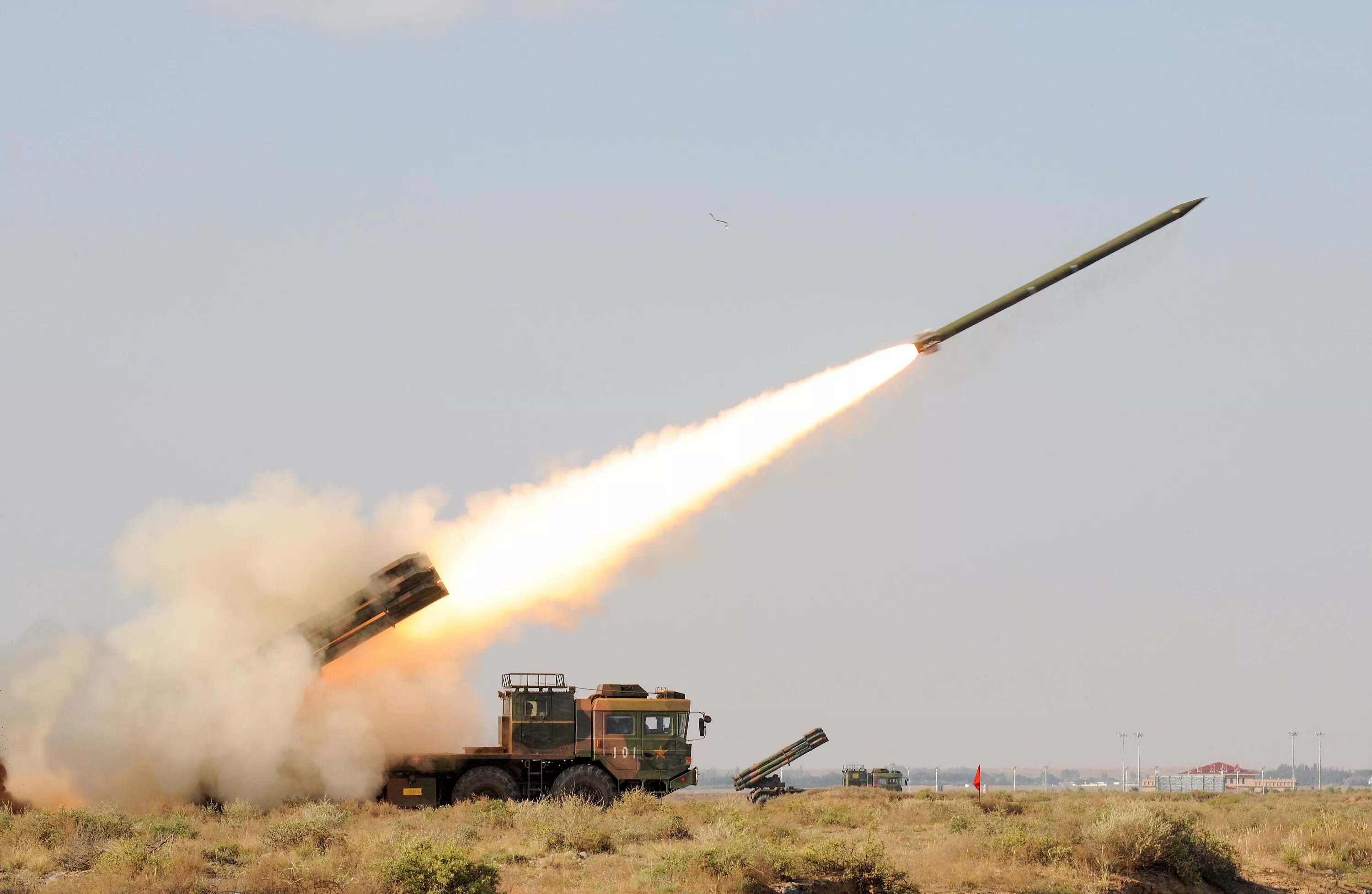 Himars gmlrs. M31 gmlrs rocket. Реактивная система залпового огня м270. Mlrs ракета. Млрс ракета.