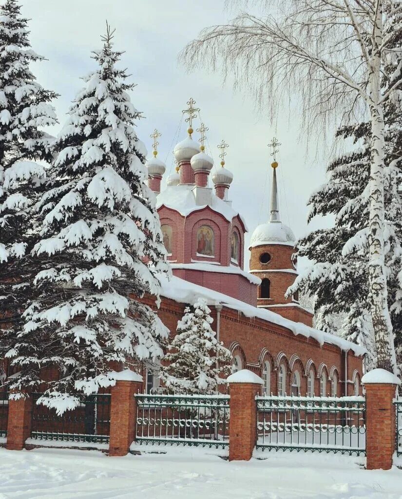 Поселок клетня брянская область. Церковь Владимира равноапостольного, рабочий посёлок Клетня. Церковь Владимира равноапостольного Брянск. Церковь в Клетне Брянской. Поселок Клетня Брянской области Церковь.