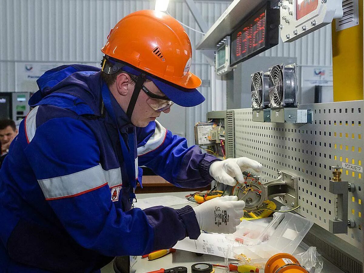 Мастер инженерных систем жкх. Мастер инженерная система жкх. Мастер по обслуживанию инженерных систем. Мастер жкх. Мастер инженерных систем жкх.