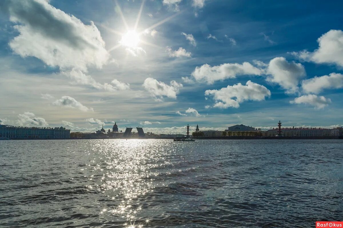 Ширина реки невы. Река Нева в Санкт-Петербурге. Виды реки Невы. Большая Нева в Санкт-Петербурге. Река большая Нева.