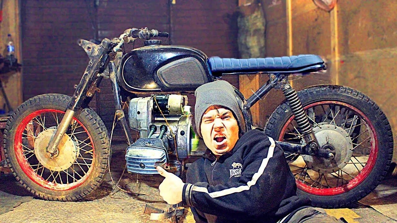 Мотоцикл распаковка. Видео собираем мотоциклы. Мотоцикл из ситроен 2cv. Видео собираем мотоциклы. Комната мотохантерза.