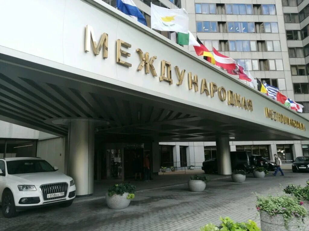 краснопресненская набережная 12 подъезд 1. тц вегас красногорск. москва международная 12. вегас крокус сити красногорск. краун плаза отель москва.