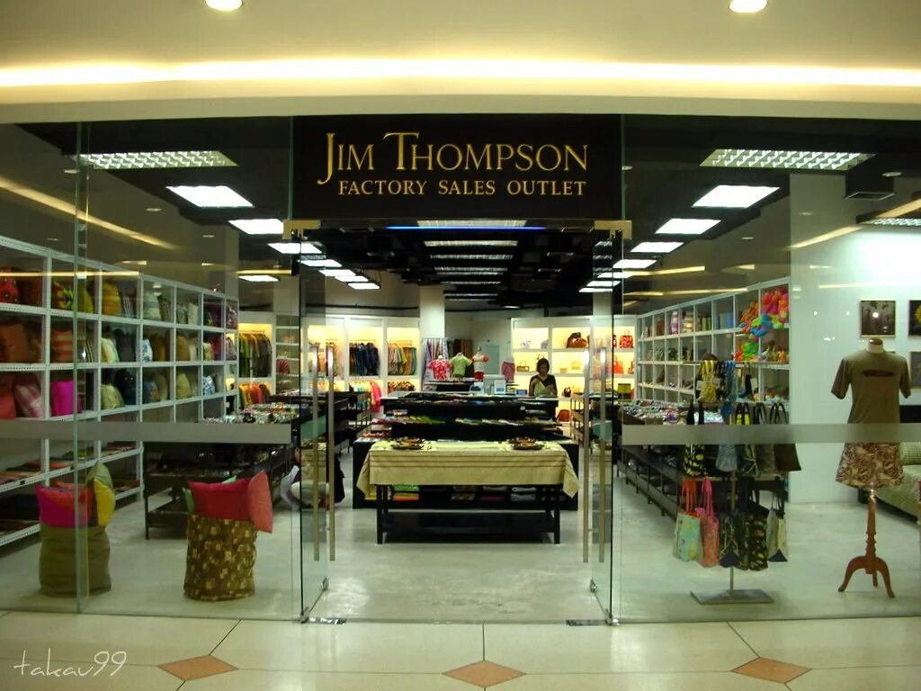 Factory outlet. Магазин дискон. Jim Thompson магазин. Мультибрендовый магазин. Джим Томпсон аутлет Sukhumvit.