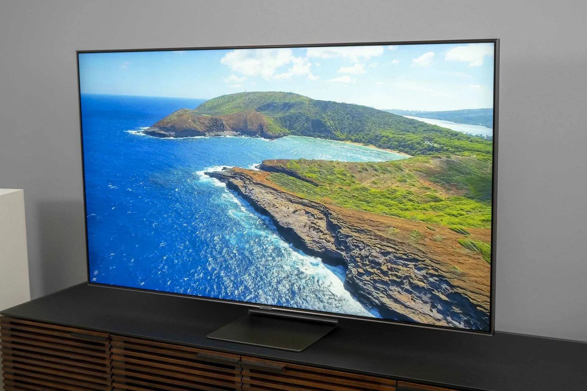 Лучшие телевизоры сегодня. Samsung q90 QLED. Телевизор Samsung qe82q800tau.