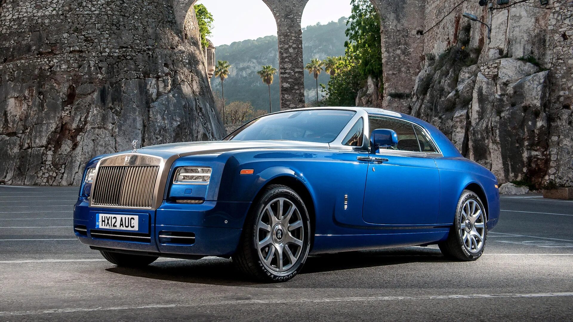 Как называется роллс ройс. Машина Rolls Royce Phantom. Роллс Ройс купе. Rolls Royce Phantom Coupe 2012. Rolls Royce Phantom купе.