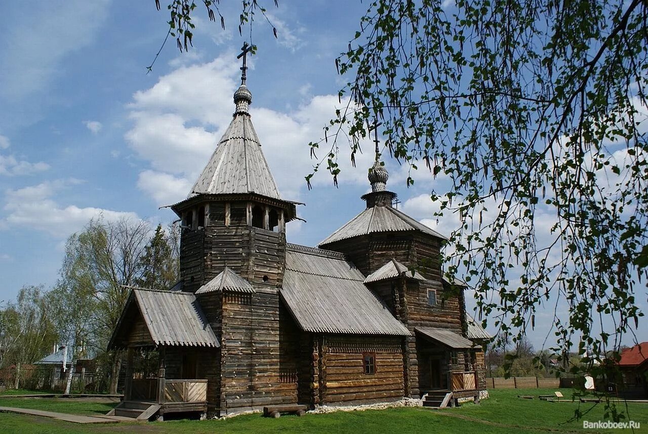 Памятники 12 века на руси. Архитектура древней Руси 10-17. Древнее зодчество на Руси 10 век. Деревянные церкви Руси 10 век. Деревянный храм Русь 13 век.