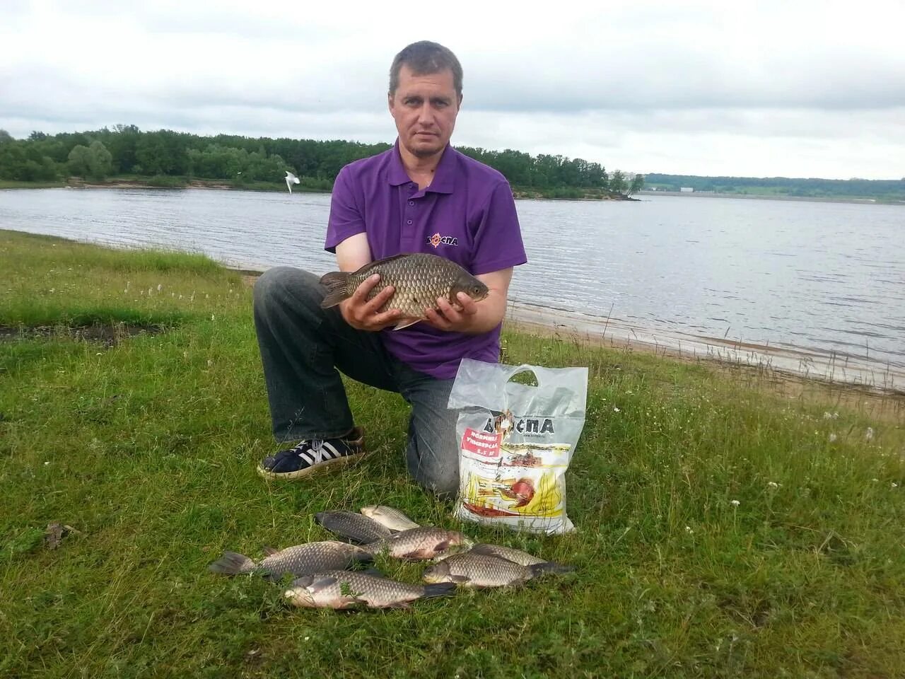 Рыбалка в чувашии. Рыбалка на прудах чувашия. чебоксарское водохранилище рыбалка. рыбаки чувашии.