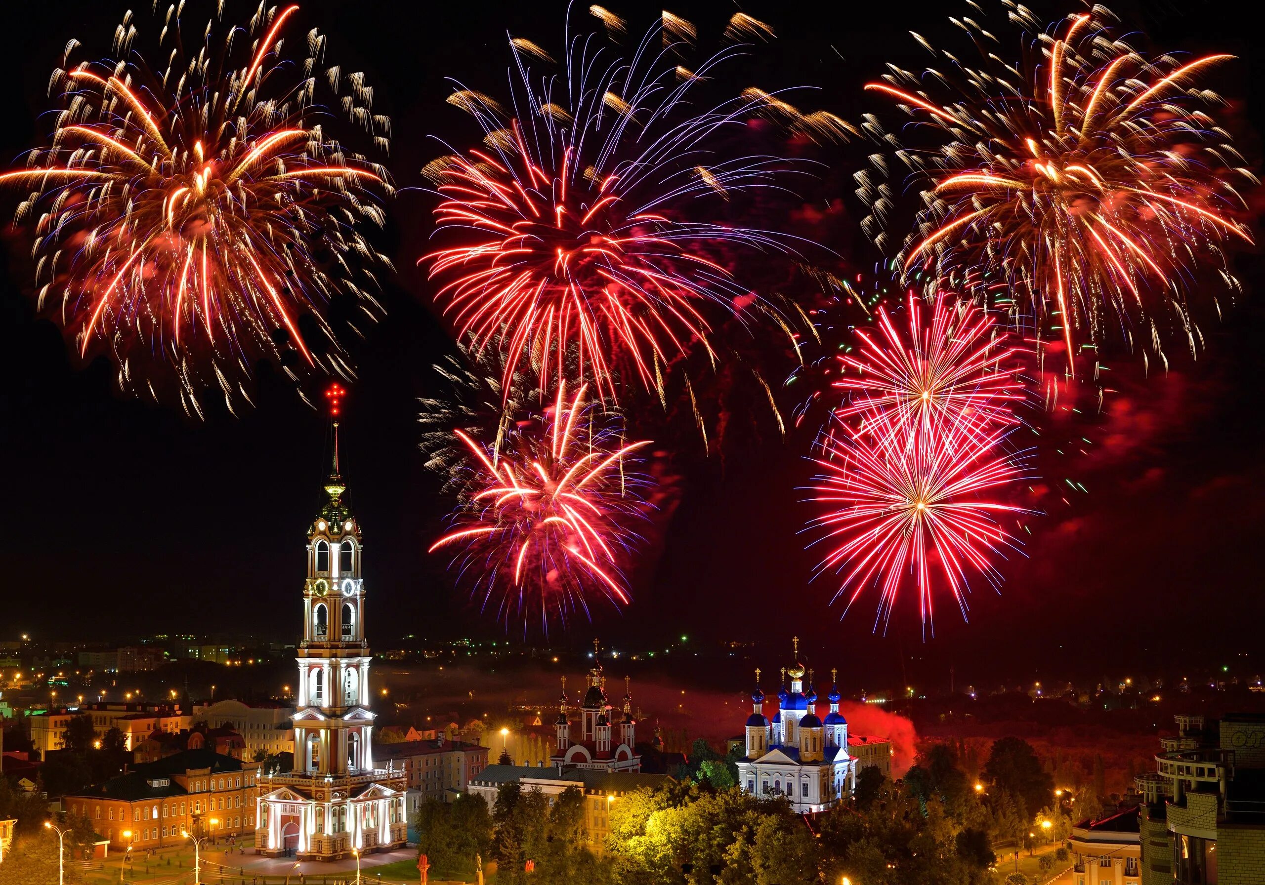 Значение дня города. Тамбов салют. день города тамбов салют. праздник в городе. фейерверк на день города.