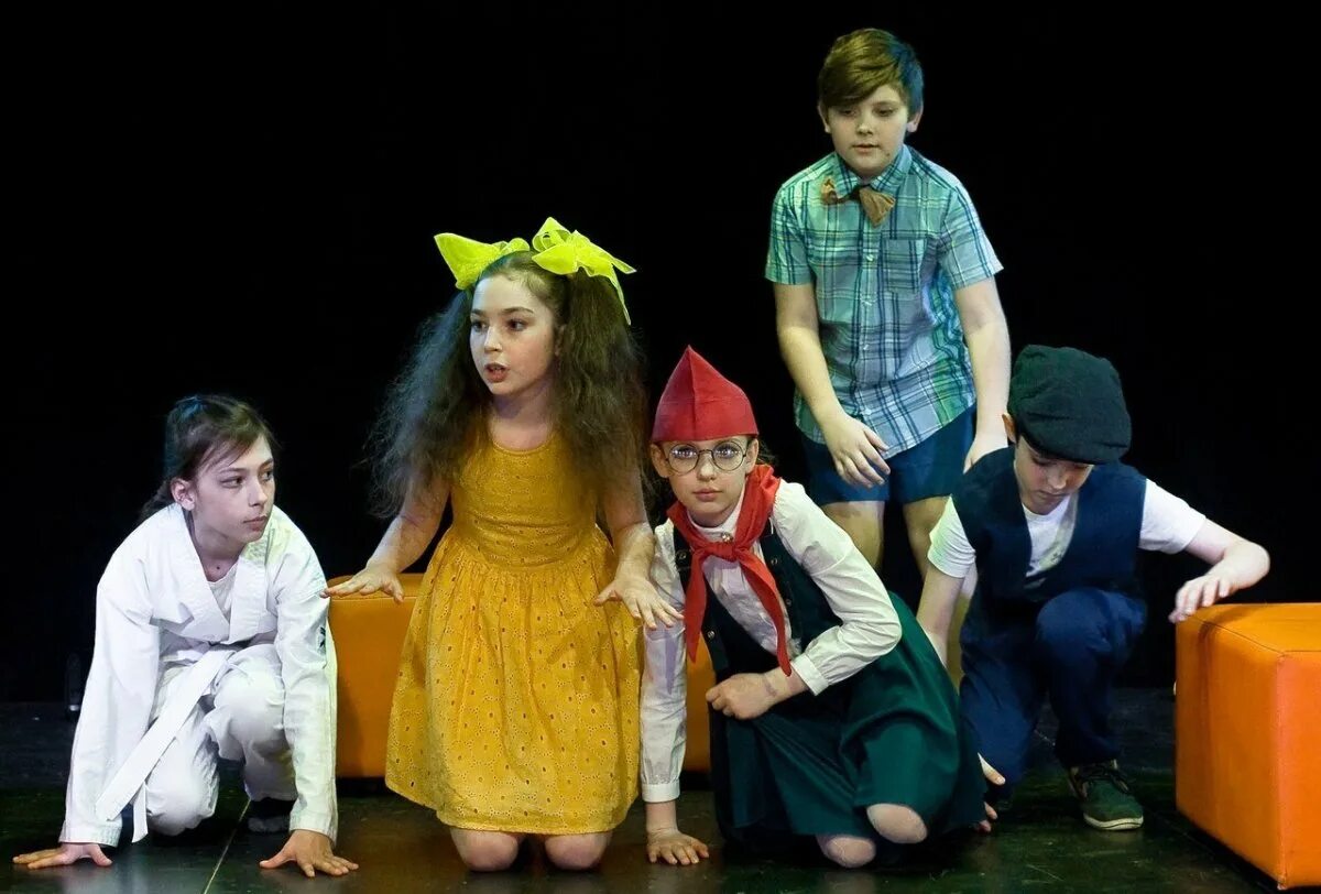 Театр творчество дети н. Афиша кукольного спектакля. Программа театр детям. Театрализованная деятельность в доу. Программа театр детям.