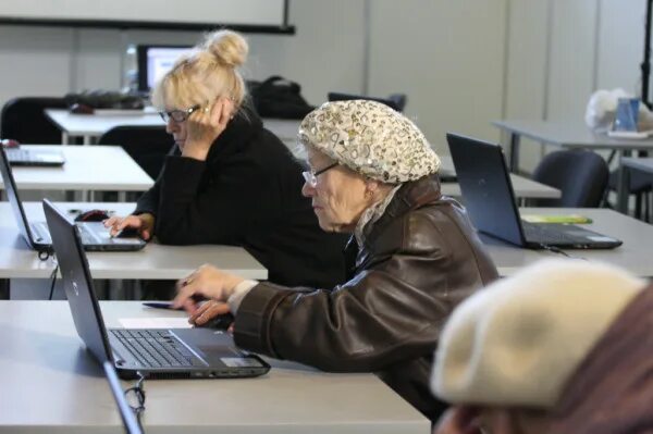 волонтёрство пенсионеров. работа для пенсионеров в москве для женщин. дополнительный заработок для пенсионеров. продавец женщина пенсионерка. работа 66 екатеринбург для пенсионеров женщин.