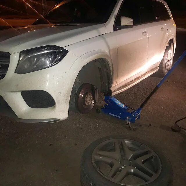 ночной шиномонтаж. шиномонтаж старый оскол профсервис. шиномонтаж рядом. шиномонтаж новый оскол. шиномонтаж старый оскол фото.