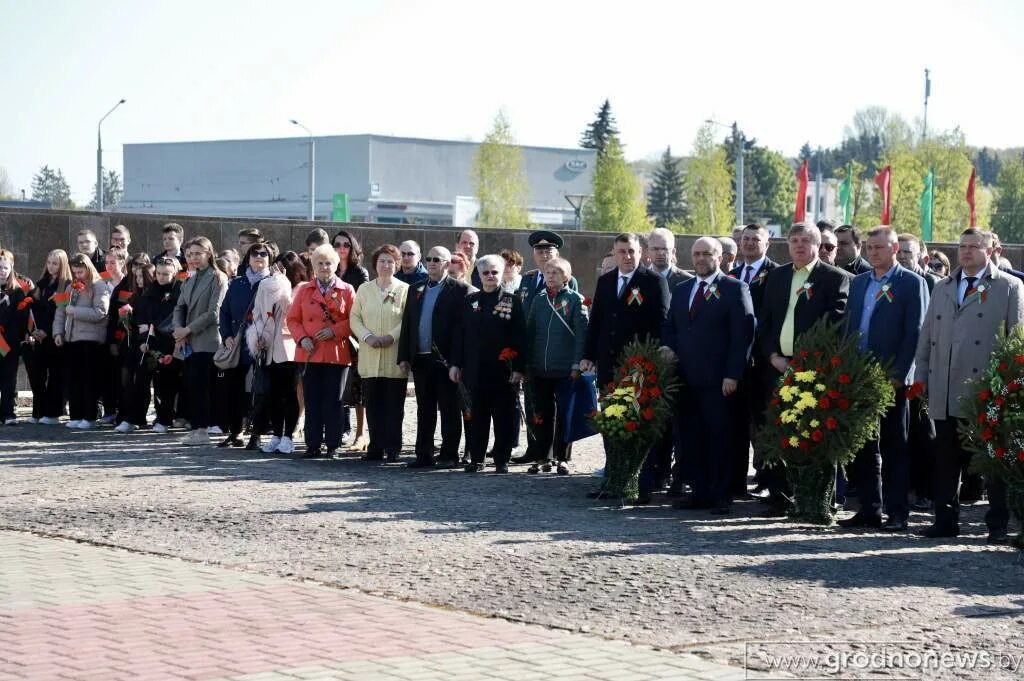 9 мая гродно программа 2025. День победы курган. венок славы на 9 мая. возложение цветов 9 мая в кургане. венок на митинг.