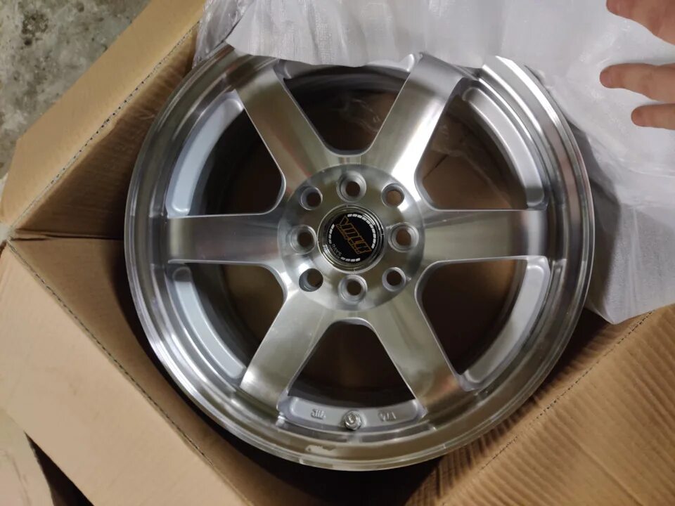 Купить б у диски красноярске. Rays te37 6003 r15. Диски Rota r15. Te37 r15 4x100. Rota rays te37 r15.