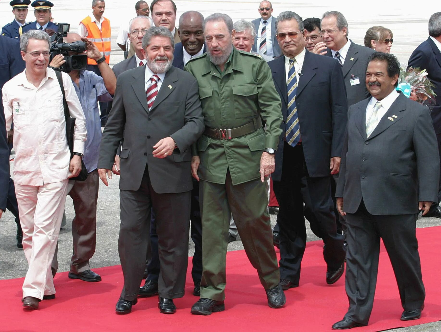 Сколько покушений на кастро. Лула и Кастро. Покушения на Кастро. Государство Кастро Бразилия.
