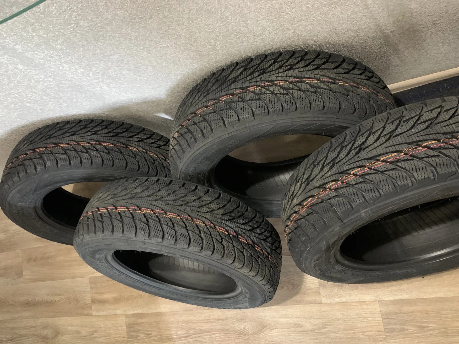 Nokian gazzaloddi 26x3. Kumho solus kh17. Резина 185 65 брянск. Резина 185 65 брянск. Kumho solus kh17 185/65 r15.