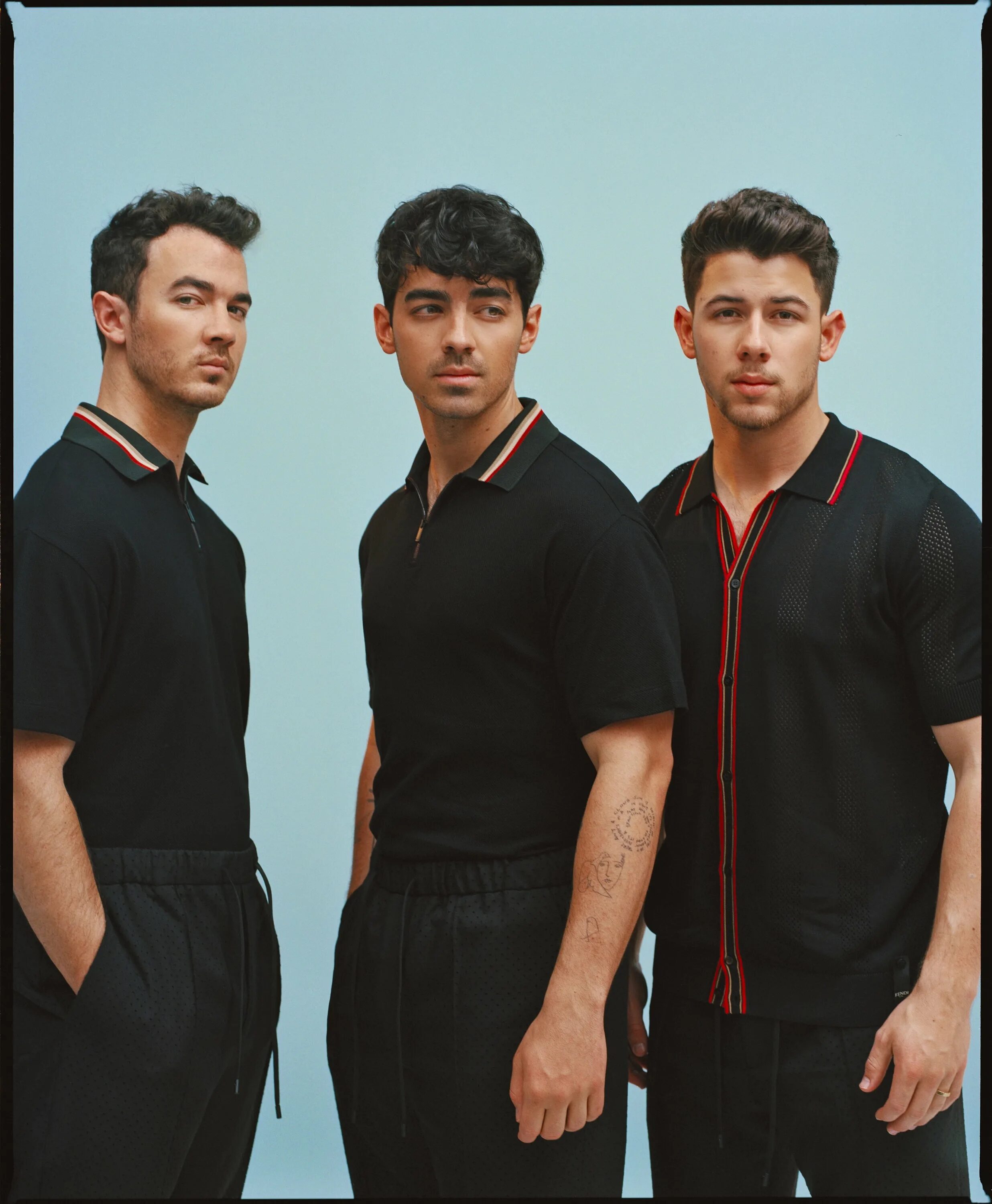 Братья Джонас. Группа Jonas brothers. Братья Джонас 2019. Братья Джонас 2022.