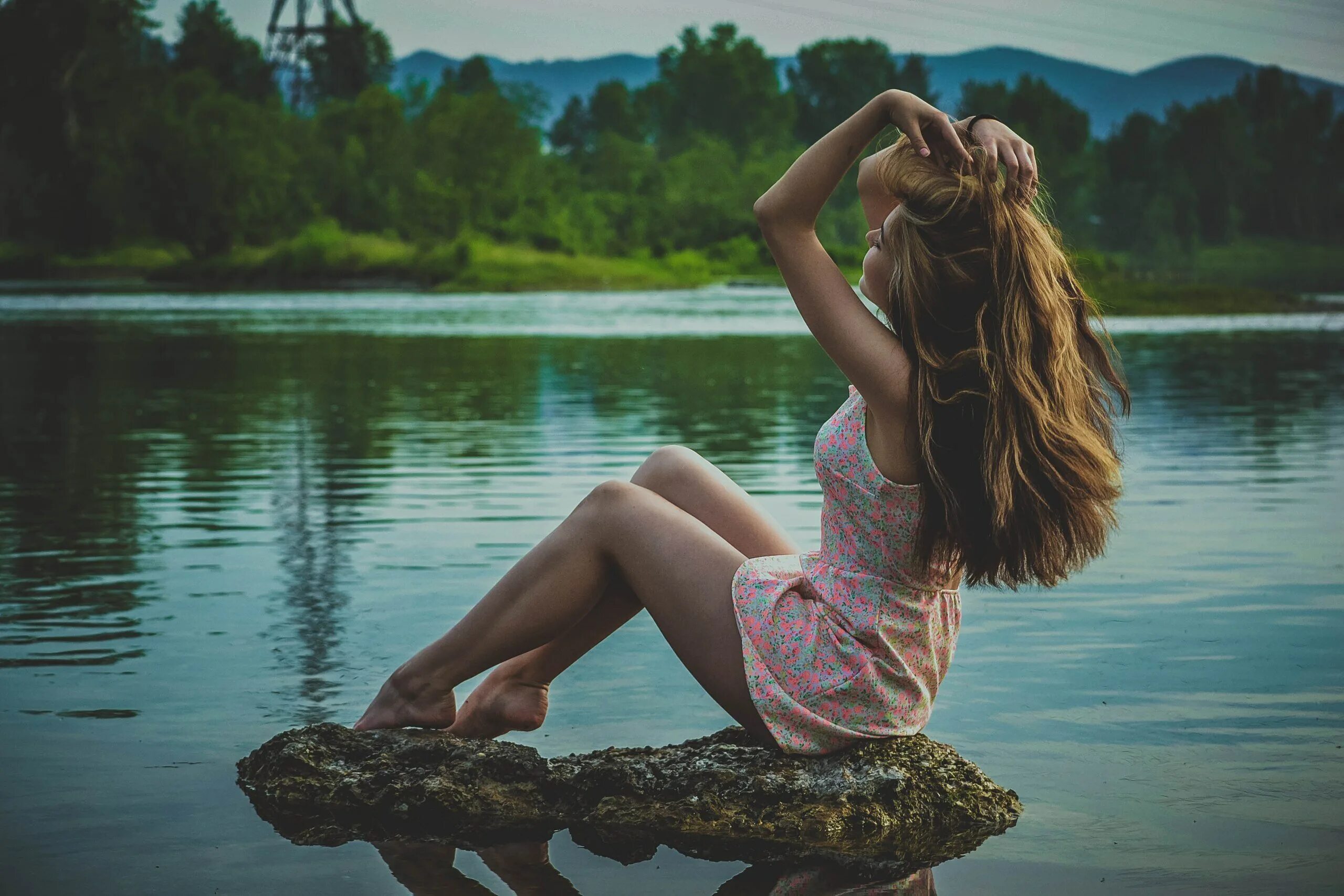 Lake girl. Фотосессия на природе. Девушки на озере. Девочки на озере. Фотосессия на озере.