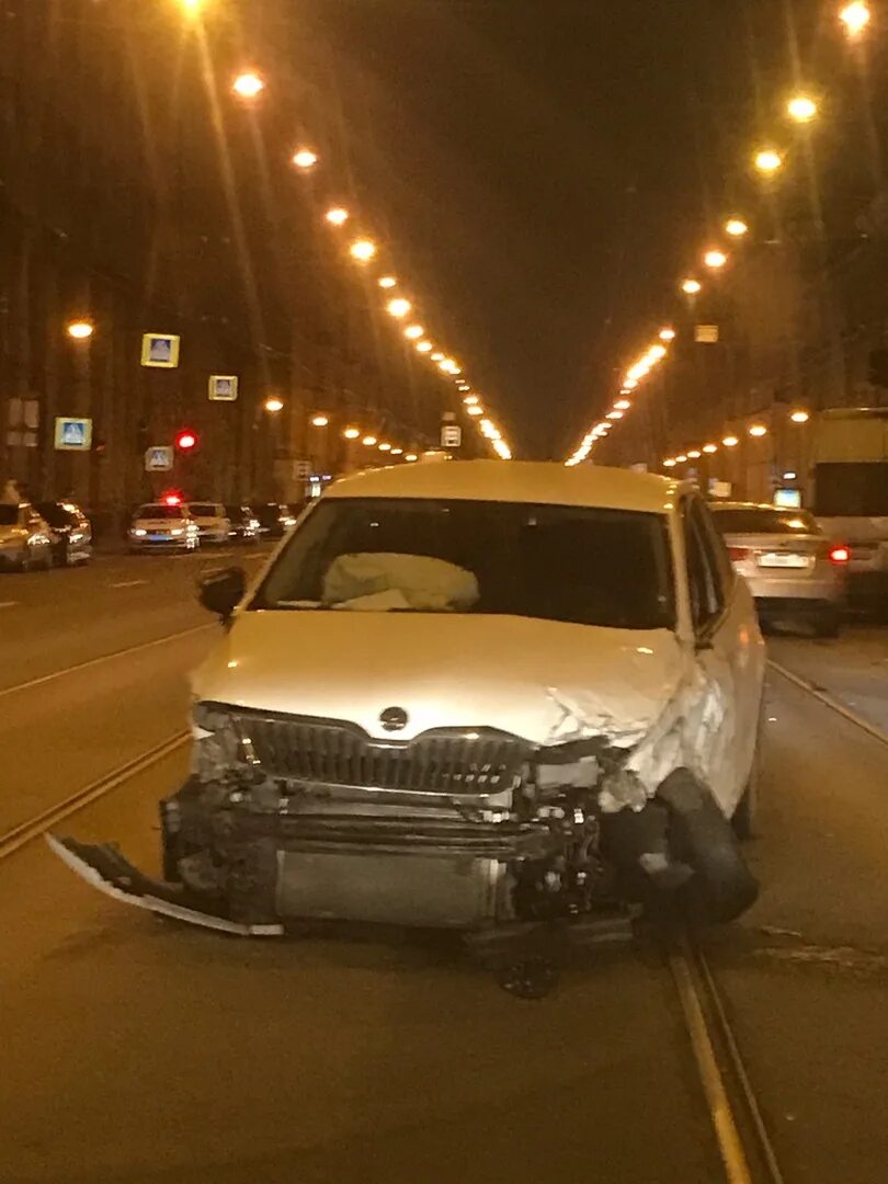 Происшествия спб. Авария на Литейном проспекте. ДТП С такси в Санкт-Петербурге. ДТП на Литейном проспекте сейчас.