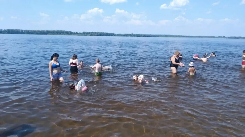 Где купаться в мае в россии. Самара купаться в Волге. Озеро купалка Самара. Волга пляж. Водохранилище купаться.