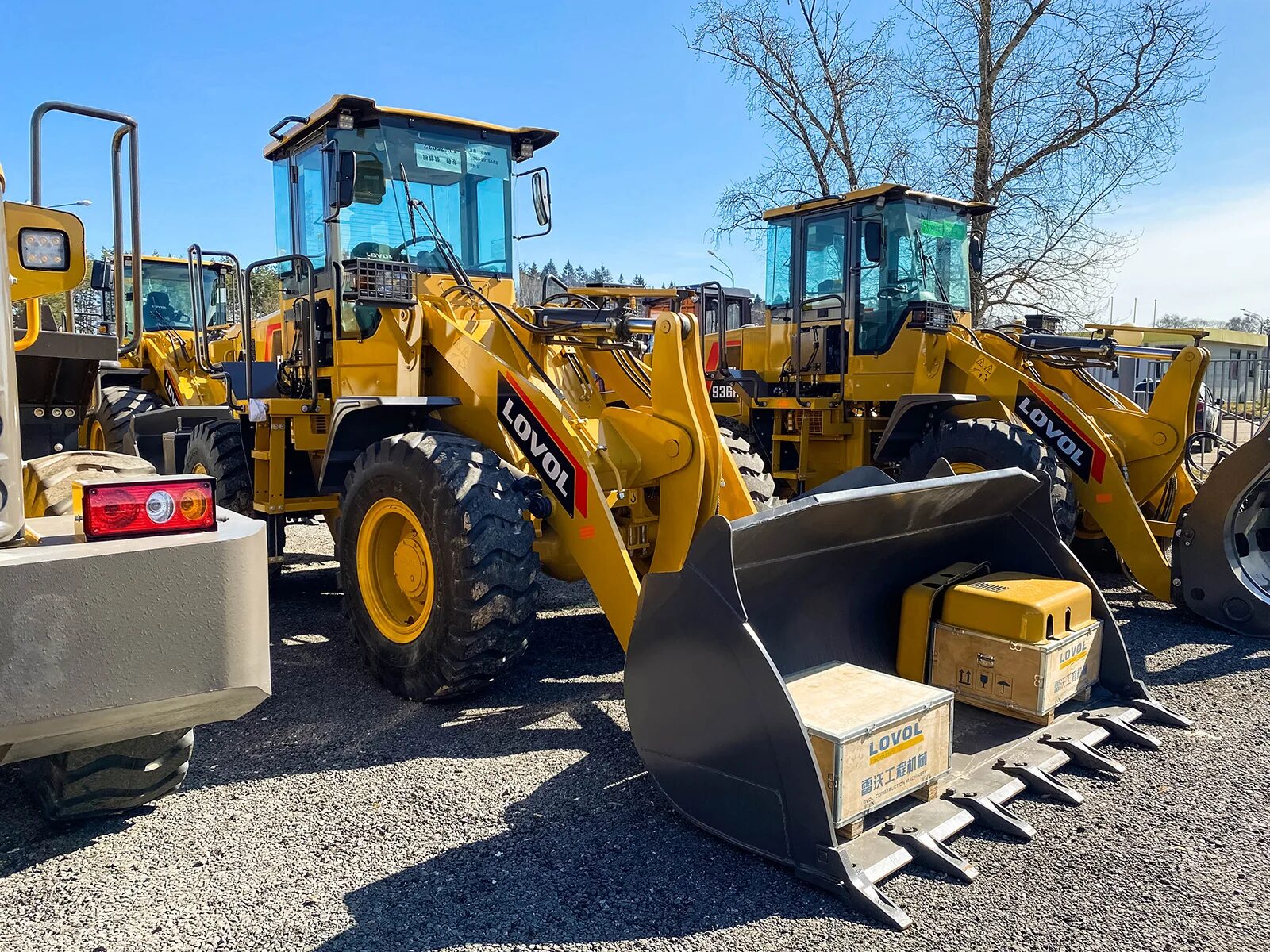 Погрузчик фронтальный ловол 966. Погрузчик фронтальный ловол 966. Lovol fl936h. Фронтальный погрузчик lovol fl936h. Погрузчик lovol fl936h.
