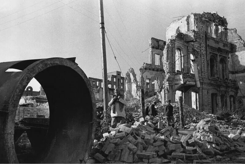 Исторические сталинград. Сталинград 1944. волгоград 1944. послевоенный сталинград. сталинград после войны.