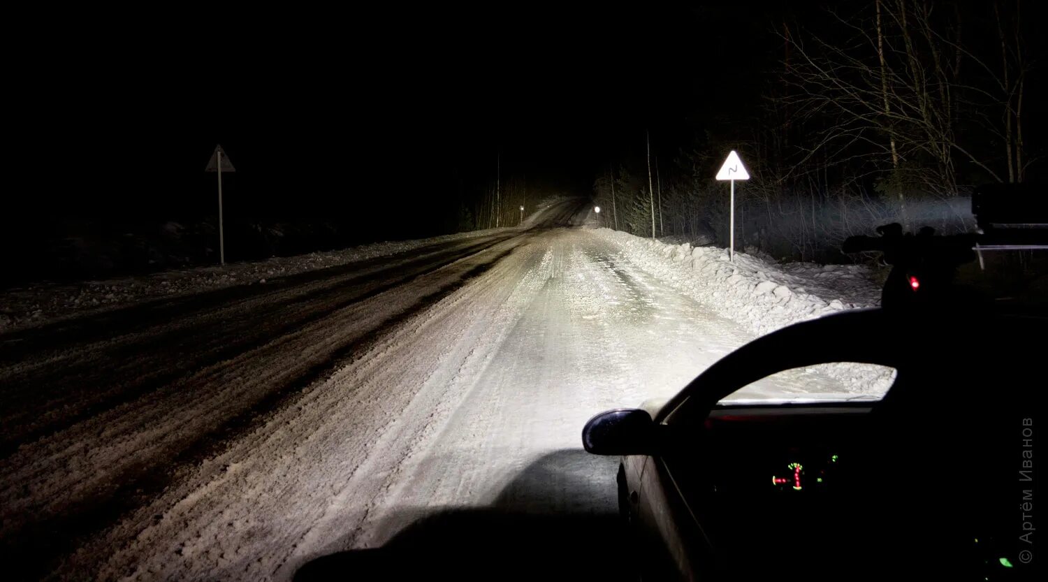 Фара диодная дальний свет. Дальний свет фар. Движение с дальним светом фар. Фары фонари ближний свет дальний свет. Мигающий дальний свет приора.