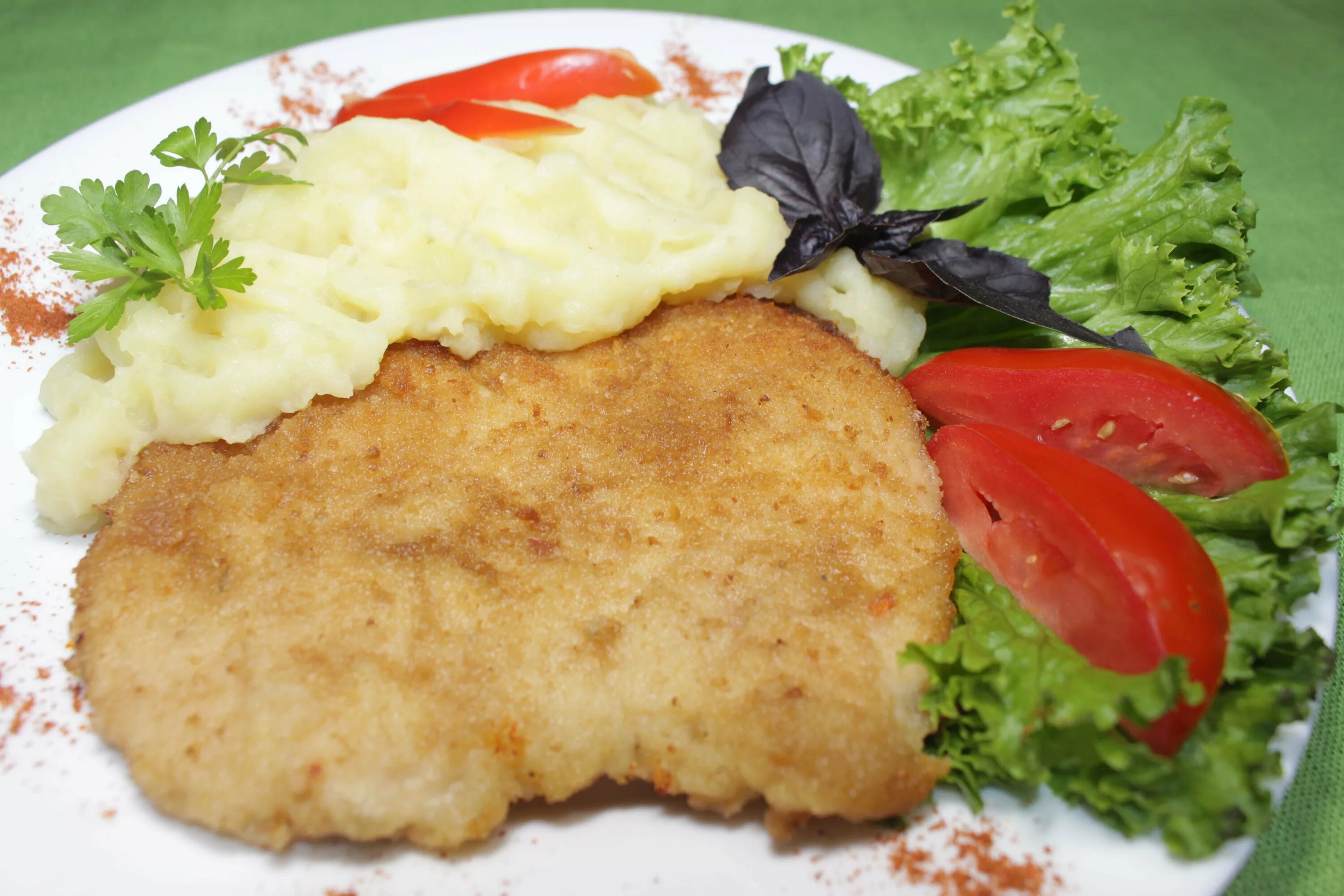 отбивная с картошкой. отбивные с картошкой. свиная отбивная с картофелем. эскалоп. бризоль с пюре.