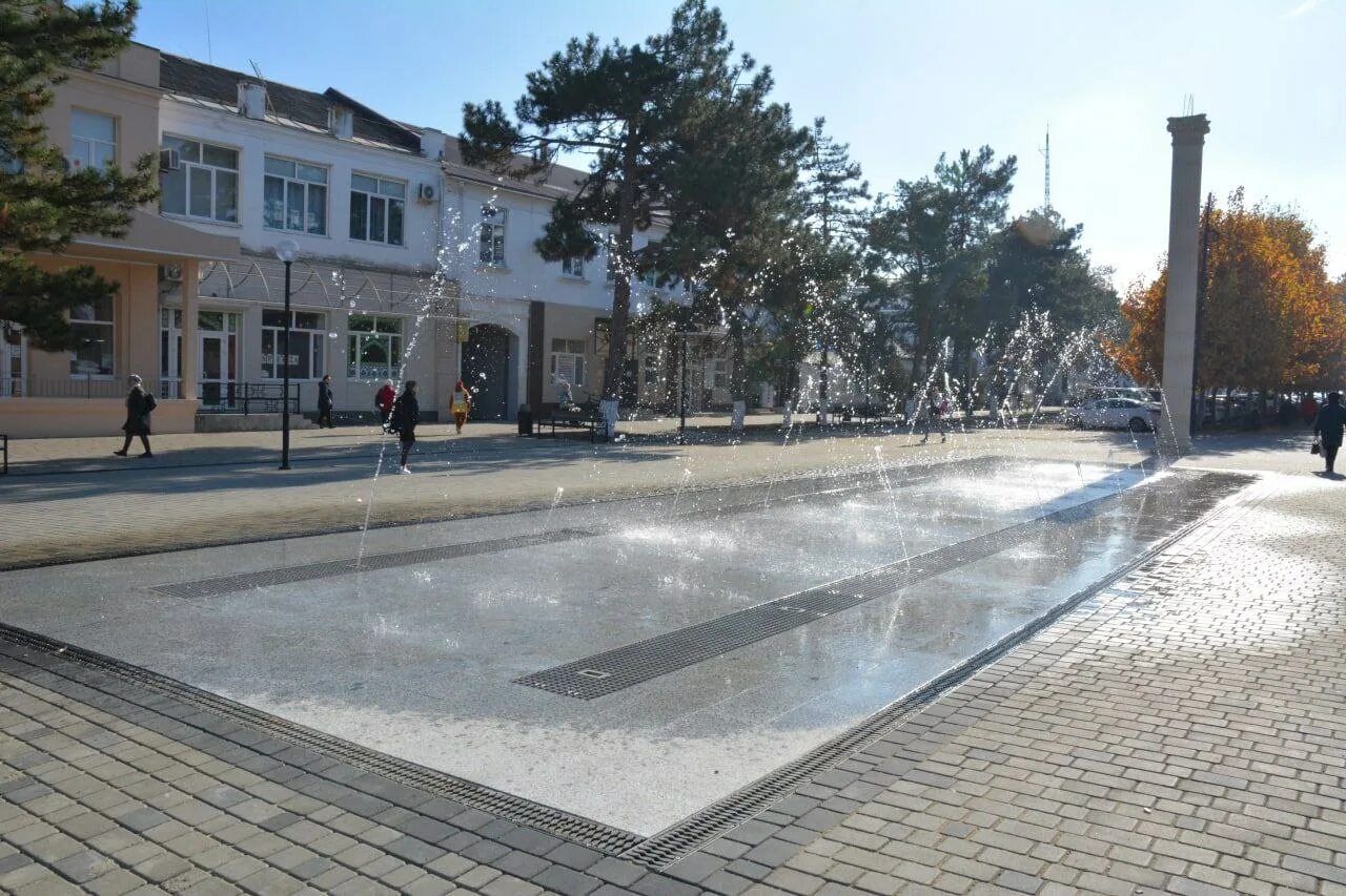 Новый крымск. Новый фонтан в крымске. проект фонтана на ленина крымск. крымск фото города. крымск 2016.